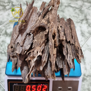 Découvrez l'allure exotique des chips de pur bois d'agar Oud - Product Image 1