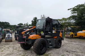 Débroussailleuse hydrostatique autopropulsée 220 CV avec flèches télescopiques de 15 m et cabine rotative à 90 degrés - Product Image 3