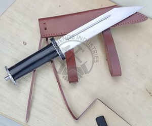 Nouveauté : Couteau de chasse Viking court personnalisé fait main, lame en acier carbone de 10 pouces, manche en corne, design ambidextre, couteau Seax - Product Image 2