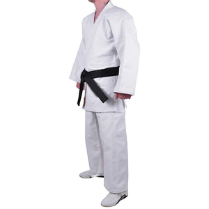 Uniforme de judo avancé conçu pour les arts martiaux, avec une structure en tissu robuste qui soutient les projections, le grappling et les séances d'entraînement fréquentes. - Product Image 5