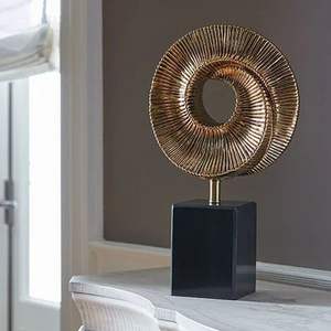 Statue décorative en laiton et aluminium, figurine en métal pour hôtel, décoration de table à domicile - Product Image 3