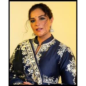 Robe de soirée 100% soie de créateur et magnifique dupatta pour occasions spéciales - Product Image 2