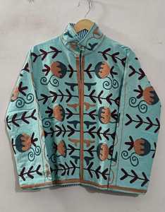 Chaqueta Verde Menta con Cuello Alto, Manga Larga, Bordado Floral, Estilo Boho, Corte Holgado - Product Image 3