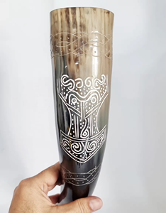 แก้วเบียร์ส่วนตัวทรงแตรสำหรับนักดื่มไวกิ้งพร้อมขาตั้ง - Product Image 3