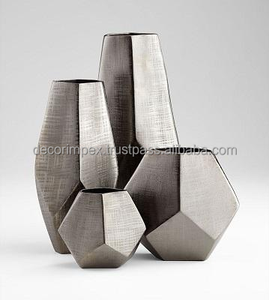 Vases géométriques en métal aluminium coulé plaqué or pour la décoration intérieure de fleurs Vases de présentation de fleurs - Product Image 4