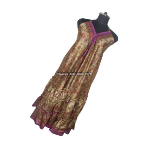 Fabricante y mayorista bohemio de ropa femenina, sari indio vintage de seda, vestido largo con cuello en V, elegante vestido de noche para damas. - Product Image 4