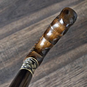 Bâton de marche décoratif artisanal Orion écologique, avec poignée tête d'ours et détails tressés, durable pour usage domestique – Meilleure vente - Product Image 2