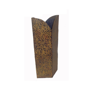 Jarrón Decorativo de Aluminio para Piso, Ideal para Conceptos de Estilo Residencial y Comercial de Lujo - Product Image 1
