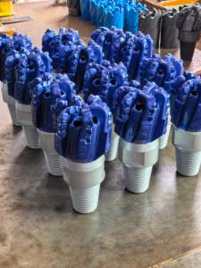 ดอกสว่านเจาะหิน FengSu Five Six Wing PDC สำหรับการขุดเจาะบ่อน้ำและการเจาะหินอย่างมั่นคง - Product Image 1
