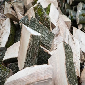 Bois de chauffage de qualité supérieure séché au four, chêne et hêtre, en vente / Bois mélangés (chêne, frêne, pin, bouleau) à prix abordable - Product Image 4