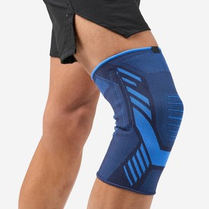 อุปกรณ์พยุงเข่าขวาและซ้ายพร้อมแผ่นเสริมด้านข้างสำหรับวอลเลย์บอล บาสเกตบอล-ป้องกันการระบายอากาศได้ดี วัสดุหนา ปิดด้วยเชือกผูก - Product Image 4