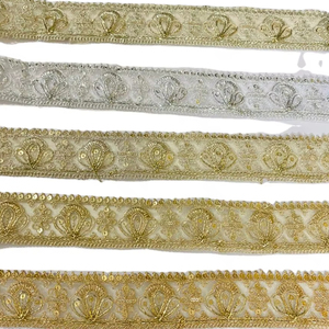 Bordes de Encaje Bordados Suaves Tradicionales de Primera Calidad Hechos a Medida para Prendas y Accesorios. Disponible en Variedad de Anchos y Colores - Product Image 1