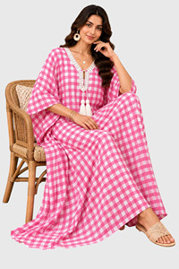 Robe longue kaftan rose à carreaux pour femme, col en V, modeste, avec pompon - Product Image 5