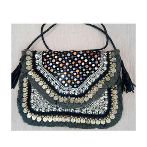 Bolso de Mano de Yute Hecho a Mano con Acabado de Lujo, Bordado a Mano con Diseño de Monedas y Decoración de Metal Acrílico de Primera Calidad para Eventos - Product Image 1