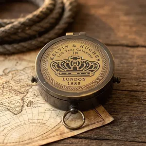 Brújula de Latón Vintage con Acabado Antiguo y Calendario de 100 Años, Inspirada en Kelvin Hughes, Brújula Náutica Decorativa - Product Image 5