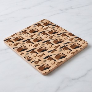 Planche à découper élégante beige avec motif imprimé ours, cactus et lune pour la cuisine - Product Image 5