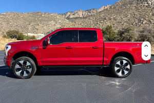 F-150 Lightning Platinum 2024 Usado - Product Image 3