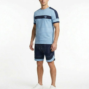 Ensemble t-shirt et short décontracté moderne pour homme, tissu doux au toucher, conçu pour le confort estival, les voyages et la maison - Product Image 3