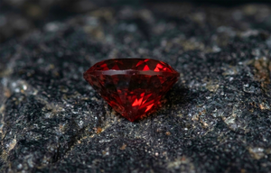 Granat rouge attrayant de 5 mm, pierre précieuse ronde à facettes, en vrac, pour la fabrication de bijoux - Product Image 4