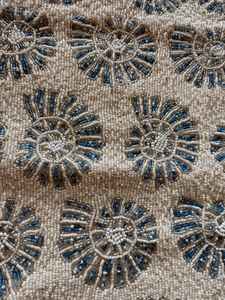 Camino de Mesa y Salvamantel Modernos Hechos a Mano con Cuentas, Diseño Floral Bordado Multicolor, Directo de Fábrica - Product Image 3