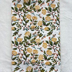 Hot Sale Woven Cotton <b>Fabric</b> Breathable Lightweight Cotton Floral Printed Lawn Quilting <b>Fabric</b> For Dress Tablecloth - Product Image 1