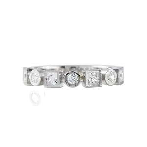 Hot Selling 18K Wit Goud Prinses & Ronde Briljante Moissanite Diamanten Halve Eeuwigheid Bezel Set Verlovingsring