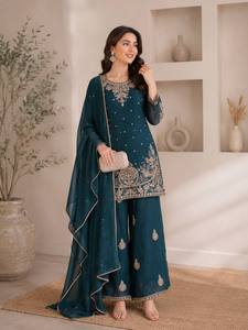 Ensemble Plazzo de Mariage pour Femme TENNECY avec Broderie de Paillettes et Découpes, Tissu Rangoli Crush Ton sur Ton, Extensible et Séchage Rapide - Product Image 2