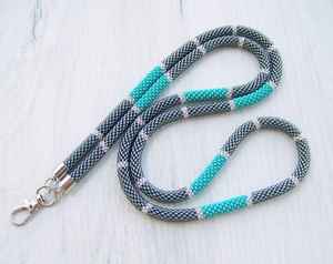 Collier porte-clés et porte-carte d'identité fait main, perles de qualité supérieure, style bohème, au meilleur prix - Product Image 1