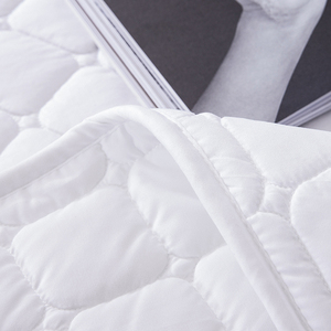 Protège-matelas matelassé tissé 100% polyester 300 fils/cm² respirant lavable en machine toutes saisons pour adultes usage hospitalier - Product Image 3