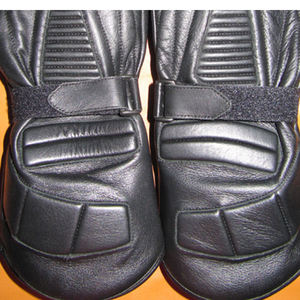Guantes de Motociclismo de Invierno de Cuero Vacuno de Grado Profesional, Impermeables, Estilo Gauntlet, con Protección Rígida en los Nudillos, Unisex - Product Image 3
