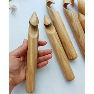 Factory Large Handmade Wooden Crochet Hooks Set Big Size Chunky Yarn Weaving Knitting Needle for DIY Blanket Carpet Rug Kneedle - Product Image 3