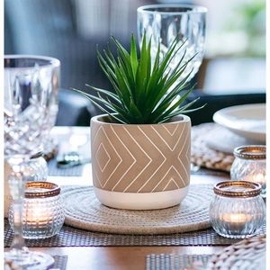 Planta Artificial Pequeña de 8 Pulgadas Hecha a Mano en Maceta de Cemento, Decoración de Escritorio Estilo Rústico, Plantas Artificiales en Macetas - Product Image 6