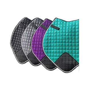 Sous-selles personnalisables en coton avec doublure en maille pour l'équitation, de haute qualité, pour le dressage, les sports équestres et la course de chevaux, avec absorption des chocs et sangle de maintien. - Product Image 1