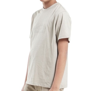 เสื้อยืดเด็กพิมพ์ลายนูนโลโก้ 3 มิติ ทรงโอเวอร์ไซส์ ไหล่ตก สีเบจ ผ้าคอตตอนหนา - Product Image 3