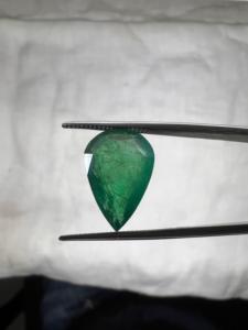 Pierre précieuse naturelle de 5,78 ct, vert émeraude, taille poire facettée, en vrac, pour la bijouterie, Jai Narayan Gems - Product Image 1