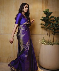 Sari de Seda Morado, Estilo Banarasi, con Borde Dorado, Vestido Largo para Mujer, Traje Tradicional Indio para Bodas - Product Image 1