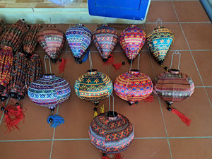 Linternas de Seda Vietnamitas Hechas a Mano al por Mayor de Fábrica, con Marco de Bambú en Forma de Papaya, Linternas Decorativas Colgantes Festivas - Macy - Product Image 5