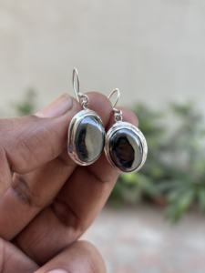 Pendientes de Plata de Ley Chapados en Oro con Hematita Negra de Corte Ovalado para Mujer, Delicados y Hechos a Mano, Regalo para Fiesta o Cumpleaños - Product Image 4