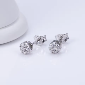 Pendientes Clásicos de Plata con Diamantes Redondos de Corte Brillante para Uso Diario de Mujer, Color G, Cultivados en Laboratorio - Product Image 3
