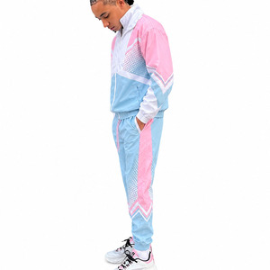 Ensemble de survêtement streetwear deux pièces pour le sport et la course, comprenant une veste coupe-vent réfléchissante en nylon froissé et un pantalon de jogging - Product Image 3