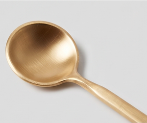 Cuillère ronde moderne en acier inoxydable doré avec long manche pour table à manger cuisine servant des desserts et des soupes - Product Image 2