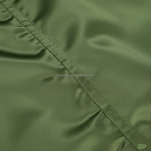 Veste universitaire en satin pour homme de haute qualité, avec tissu léger, boutons-pression et coupe confortable pour un usage décontracté - Product Image 6