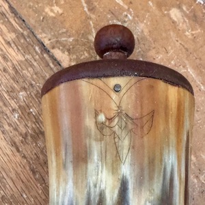 Correa de Cuero de Color Natural con Polvo de Cuerno de Búfalo Ecológico Hecho a Mano por ILAHI, Arte Folclórico, Arte Rústico, Feng Shui, Coleccionable - Product Image 5
