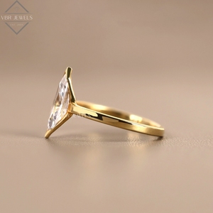 Bague solitaire de luxe en diamant marquise, or jaune, sertie clos, pour fiançailles, mariage, cadeau, fournisseur de bijoux pour femmes - Product Image 3