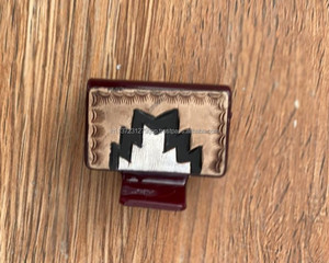 Pinzas para el pelo de cuero grabadas hechas a mano con estilo occidental para mujer - Product Image 3