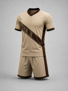 Créez votre propre ensemble d'uniformes de football pour hommes adultes de haute qualité, personnalisé, en polyester 100% respirant, à col en V et manches courtes - Product Image 2