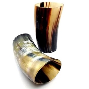 Verre à boire en corne de luxe de haute qualité avec gravures, écologique, imperméable, fait main, logo personnalisé, forme naturelle moderne - Product Image 1