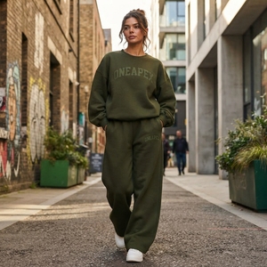 Ensemble de survêtement oversize vert olive pour femme – Sweat-shirt à col rond et pantalon de jogging large – Tenue décontractée, streetwear et sportswear deux pièces - Product Image 5