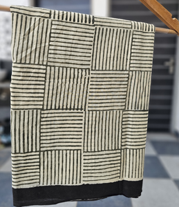 Paréo en coton imprimé à la main, motif géométrique rayé, beige et noir, pour la plage, style bohème artisanal, écharpe d'été faite à la main - Product Image 5