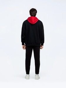 Sudadera con Capucha Estilosa para Hombre, Desarrollada por los Mejores Fabricantes de Ropa para un Estilo Moderno - Product Image 5